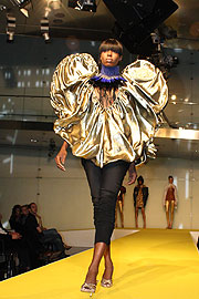 Meisterschule für Mode, Kollektionsschau 2010 "Africouture" (©Foto: Marikka-Laila Maisel)
